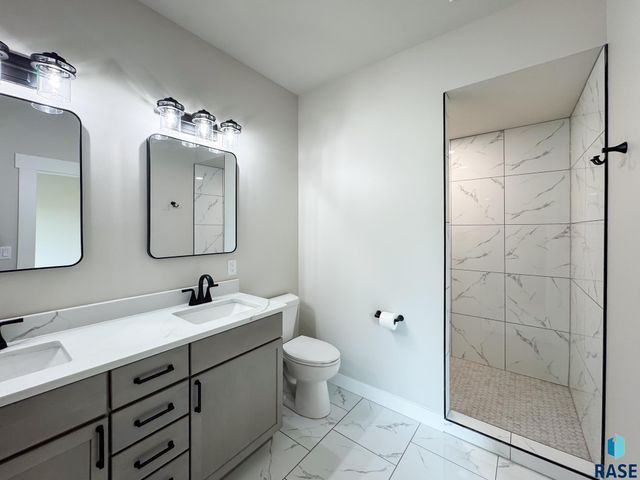 212 W Willow Trl Trail, Crooks, SD 57020