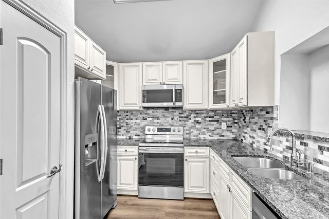 1332 Azalia Bend, Lewisville, TX 75067