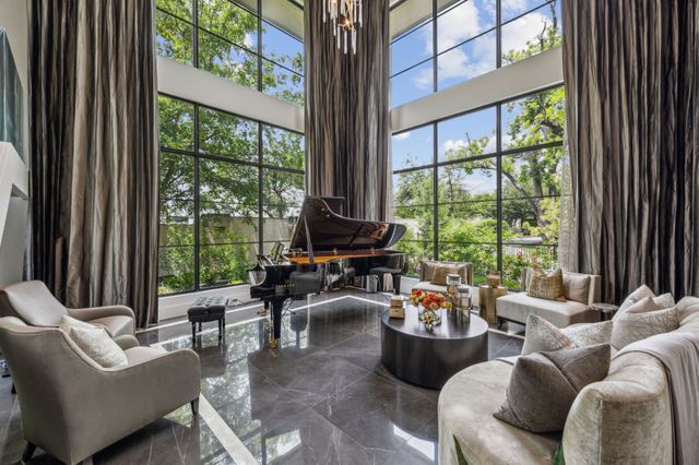 5214 Royal Lane, Dallas, TX 75229