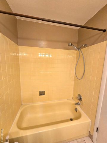 2951 Hill Drive, Troy, MI 48085