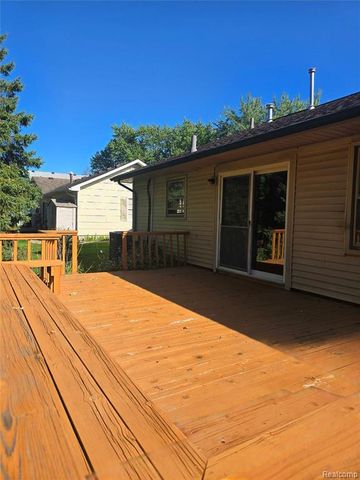 2951 Hill Drive, Troy, MI 48085