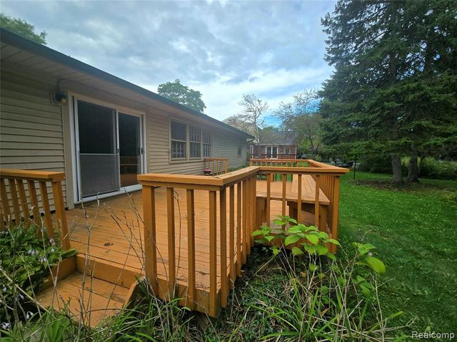 2951 Hill Drive, Troy, MI 48085