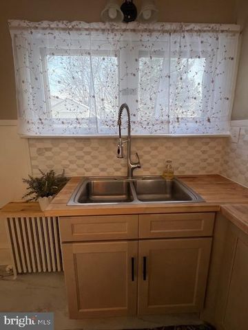 212 E MARKET ST, Schuylkill Haven, PA 17972