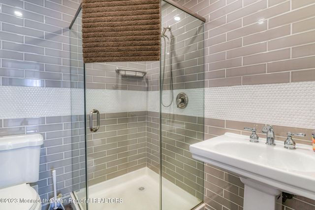 18 Abbott Avenue MAIN HOUSE, Ocean Grove, NJ 07756