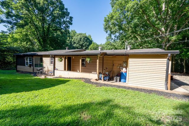 121 C And C Lane, Mooresville, NC 28115