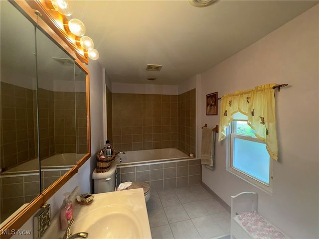 3181 Jaycox Road, Avon, OH 44011