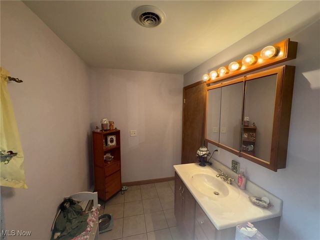 3181 Jaycox Road, Avon, OH 44011