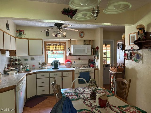 3181 Jaycox Road, Avon, OH 44011