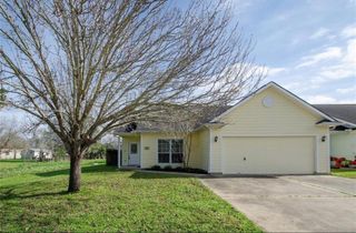 235 N Fowlkes Street, Sealy, TX 77474