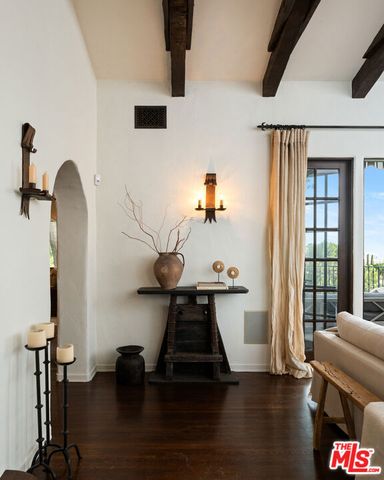 6208 Mulholland Highway, Los Angeles, CA 90068