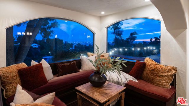 6208 Mulholland Highway, Los Angeles, CA 90068