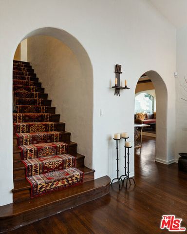 6208 Mulholland Highway, Los Angeles, CA 90068