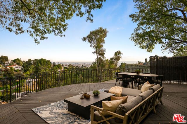 6208 Mulholland Highway, Los Angeles, CA 90068