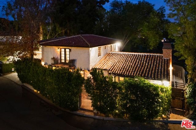 6208 Mulholland Highway, Los Angeles, CA 90068