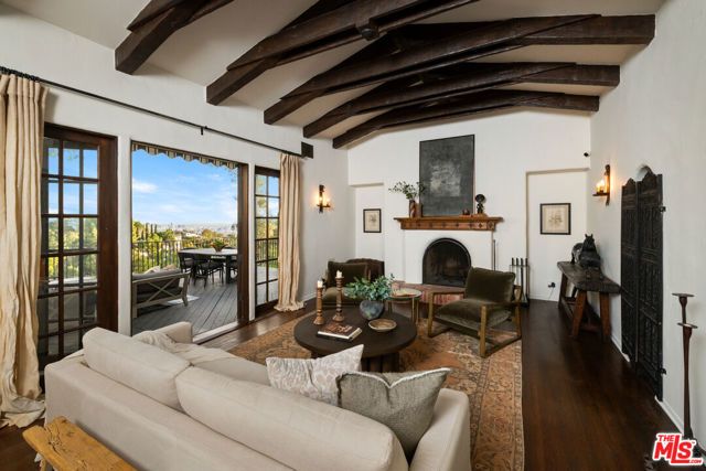 6208 Mulholland Highway, Los Angeles, CA 90068