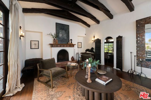 6208 Mulholland Highway, Los Angeles, CA 90068