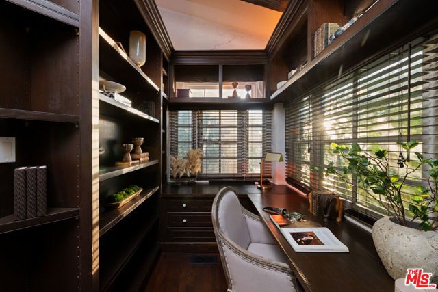 6208 Mulholland Highway, Los Angeles, CA 90068