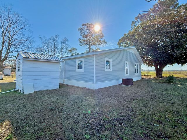 725 Highbluff Road, Hartford, AL 36344