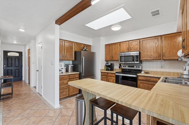 260 Tarpon Avenue SE, Rio Rancho, NM 87124