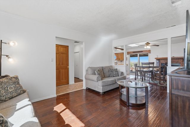 260 Tarpon Avenue SE, Rio Rancho, NM 87124