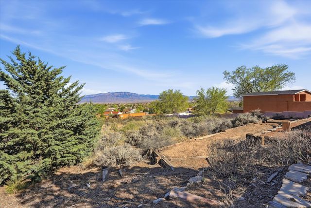 260 Tarpon Avenue SE, Rio Rancho, NM 87124