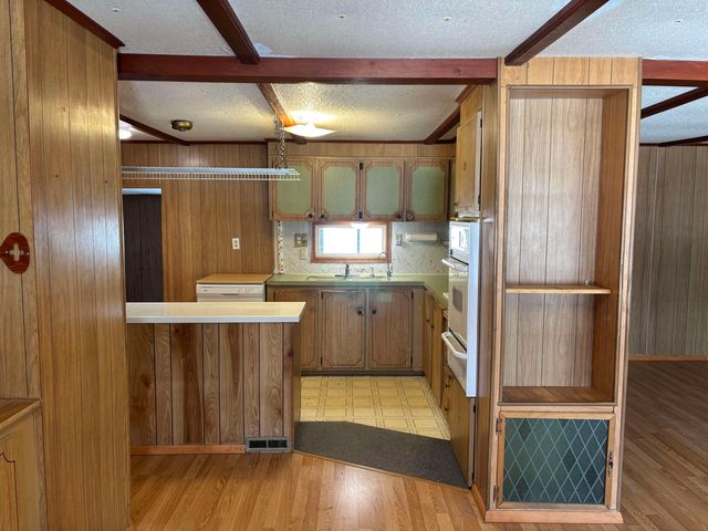 7020 W Ocieo St, Wichita, KS 67205