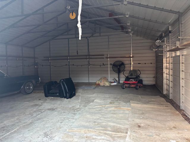 7020 W Ocieo St, Wichita, KS 67205