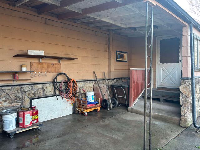 7020 W Ocieo St, Wichita, KS 67205