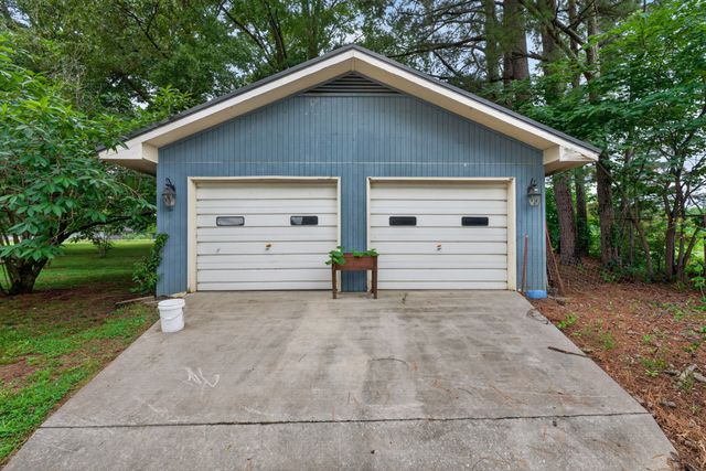 1405 Old Estill Springs Rd, Winchester, TN 37398