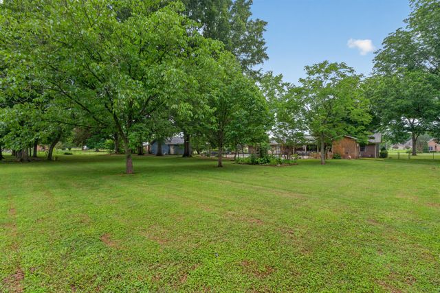 1405 Old Estill Springs Rd, Winchester, TN 37398