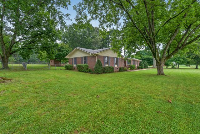1405 Old Estill Springs Rd, Winchester, TN 37398