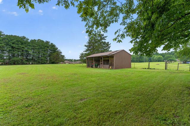 1405 Old Estill Springs Rd, Winchester, TN 37398