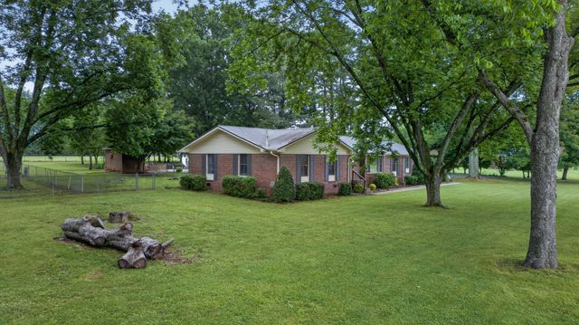 1405 Old Estill Springs Rd, Winchester, TN 37398