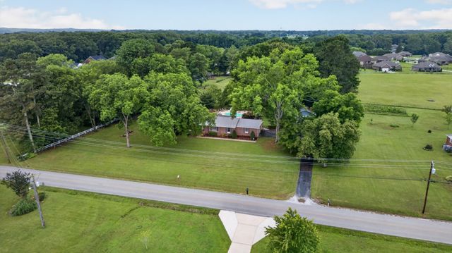 1405 Old Estill Springs Rd, Winchester, TN 37398