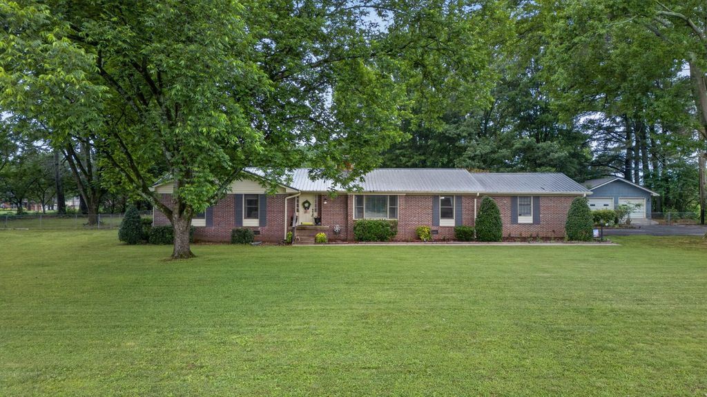 1405 Old Estill Springs Rd, Winchester, TN 37398