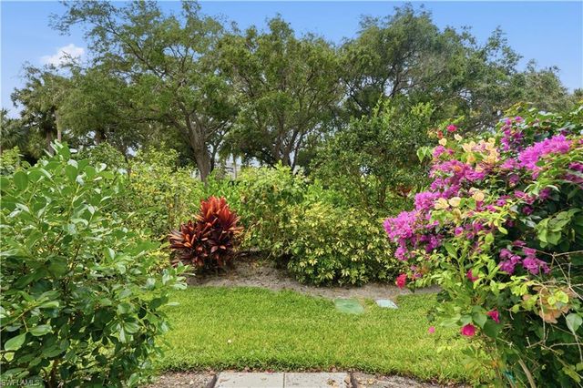 7087 Barrington CIR 102, Naples, FL 34108
