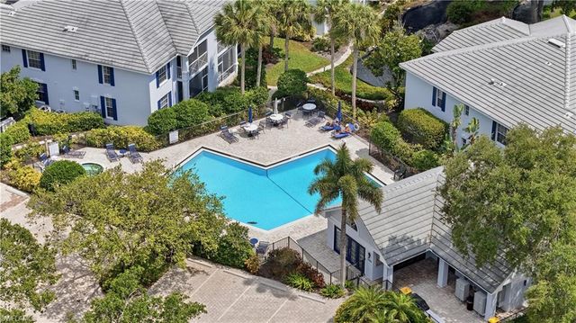 7087 Barrington CIR 102, Naples, FL 34108