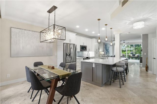 7087 Barrington CIR 102, Naples, FL 34108