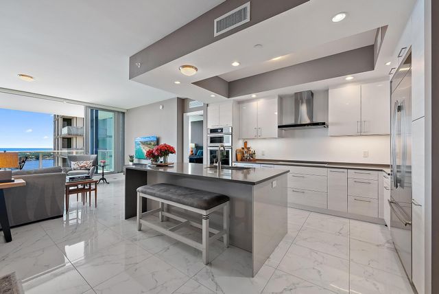 1 Water Club Way 1604, North Palm Beach, FL 33408