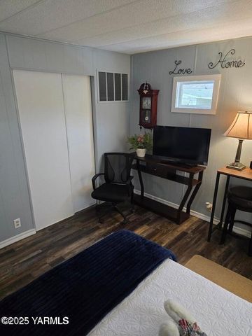 12 Leisure Hill Dr, Union Gap, WA 98903