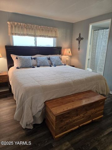 12 Leisure Hill Dr, Union Gap, WA 98903