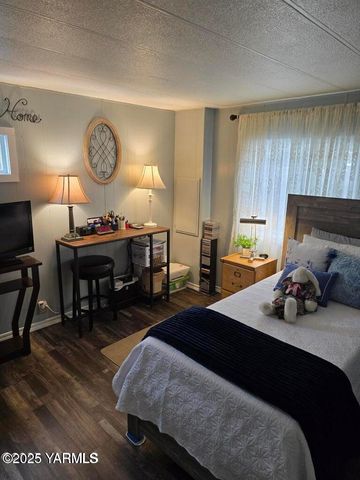 12 Leisure Hill Dr, Union Gap, WA 98903