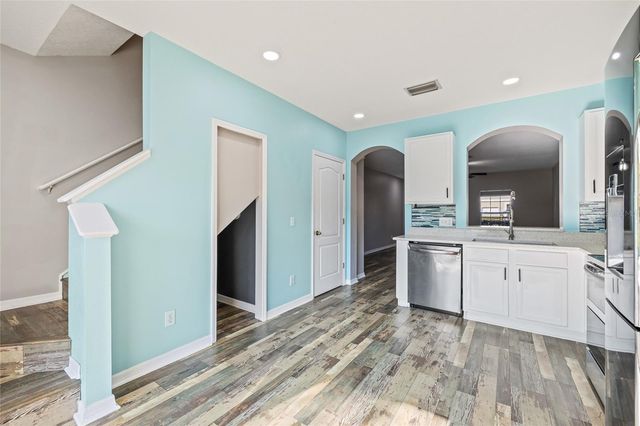 16302 SWAN VIEW CIRCLE, Odessa, FL 33556