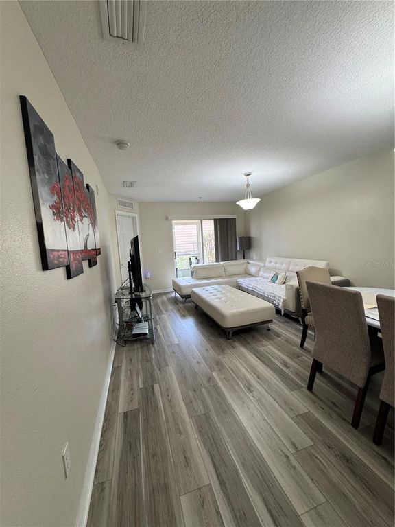Image 8 of property listing at 2720 CLUB CORTILE CIRCLE A, Kissimmee, FL 34746