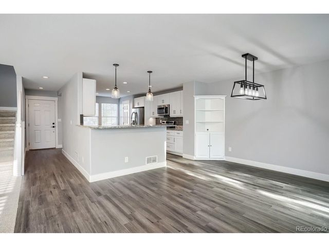 8177 S Norfolk St, Englewood, CO 80112