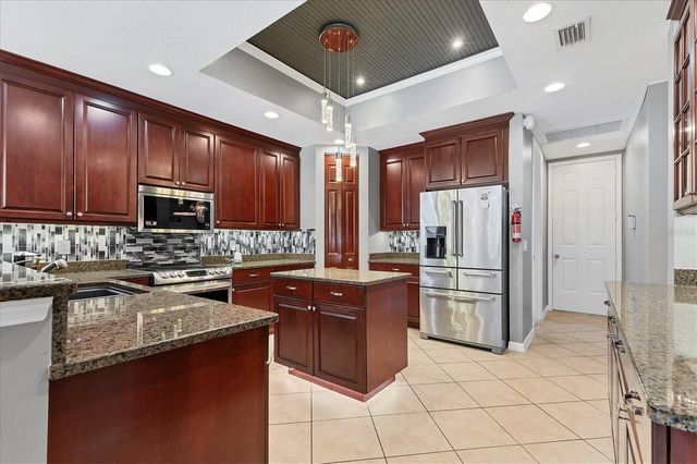6539 37TH STREET E, Sarasota, FL 34243