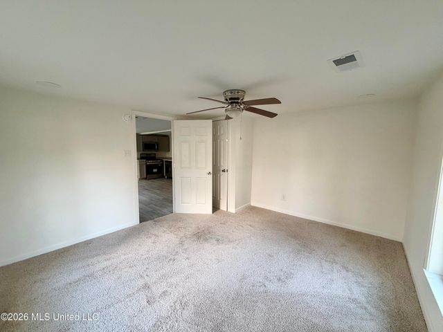 192 Jarrott Street, Holly Springs, MS 38635