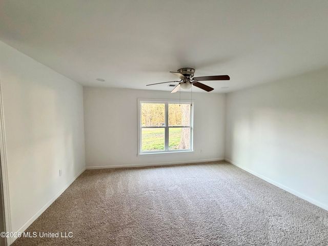 192 Jarrott Street, Holly Springs, MS 38635