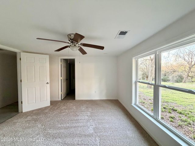 192 Jarrott Street, Holly Springs, MS 38635