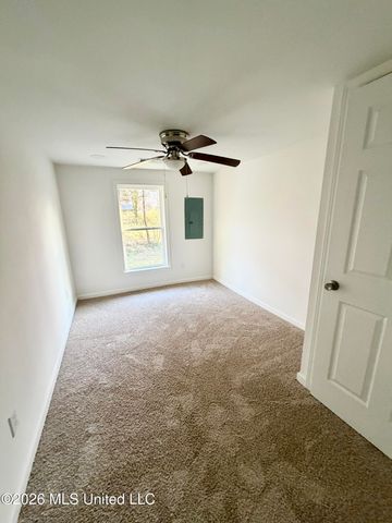 192 Jarrott Street, Holly Springs, MS 38635